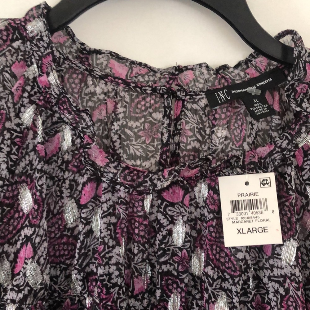 BRAND NEW INC Ruffled Blouse w/silver stitching